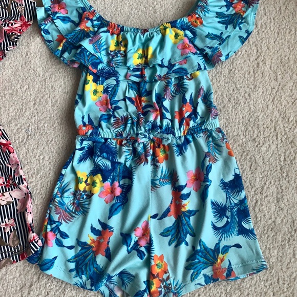 Set- 2 Ruffle top rompers - Picture 3 of 8